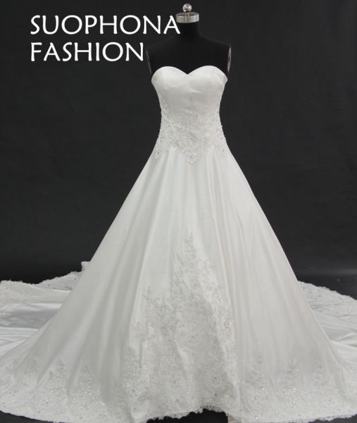 Vestido de Noiva de Cetim com Apliques em Renda cod 04